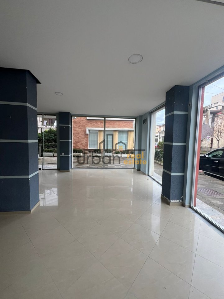 For Rent, Business Environment, Oxhaku, Tirana - 600€ | 80 m²