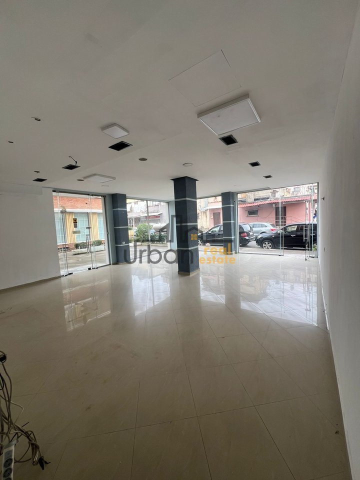 For Rent, Business Environment, Oxhaku, Tirana - 600€ | 80 m²