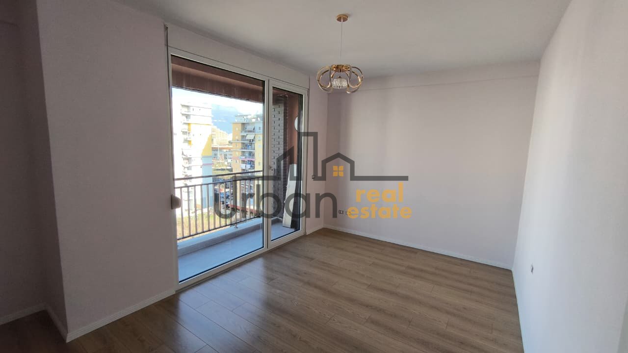 Affitto, Appartamento 2+1+2, Ex Campo di Aviazione, Tirana - 650€ | 100 m²