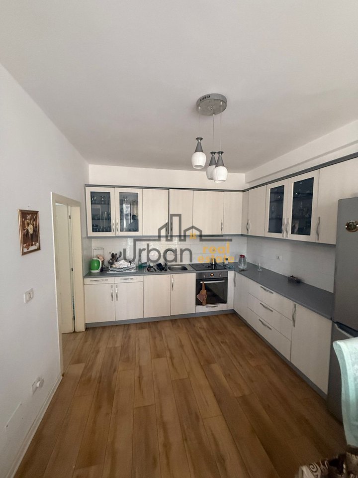 Shitet, Apartament 1+1, Vila L Astir, Tiranë - 123,500€ | 72 m²