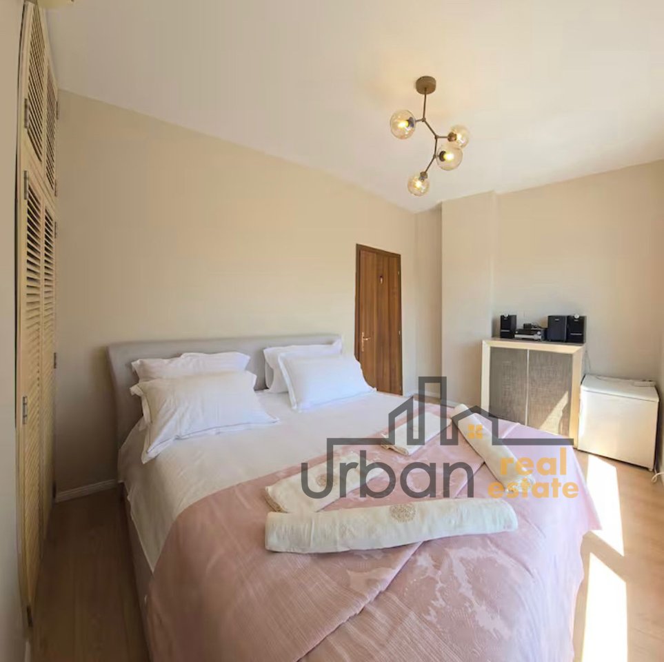 Qera, Apartament 2+1, Blloku përball SKY Tower, Tiranë - 1200€ | 145 m²