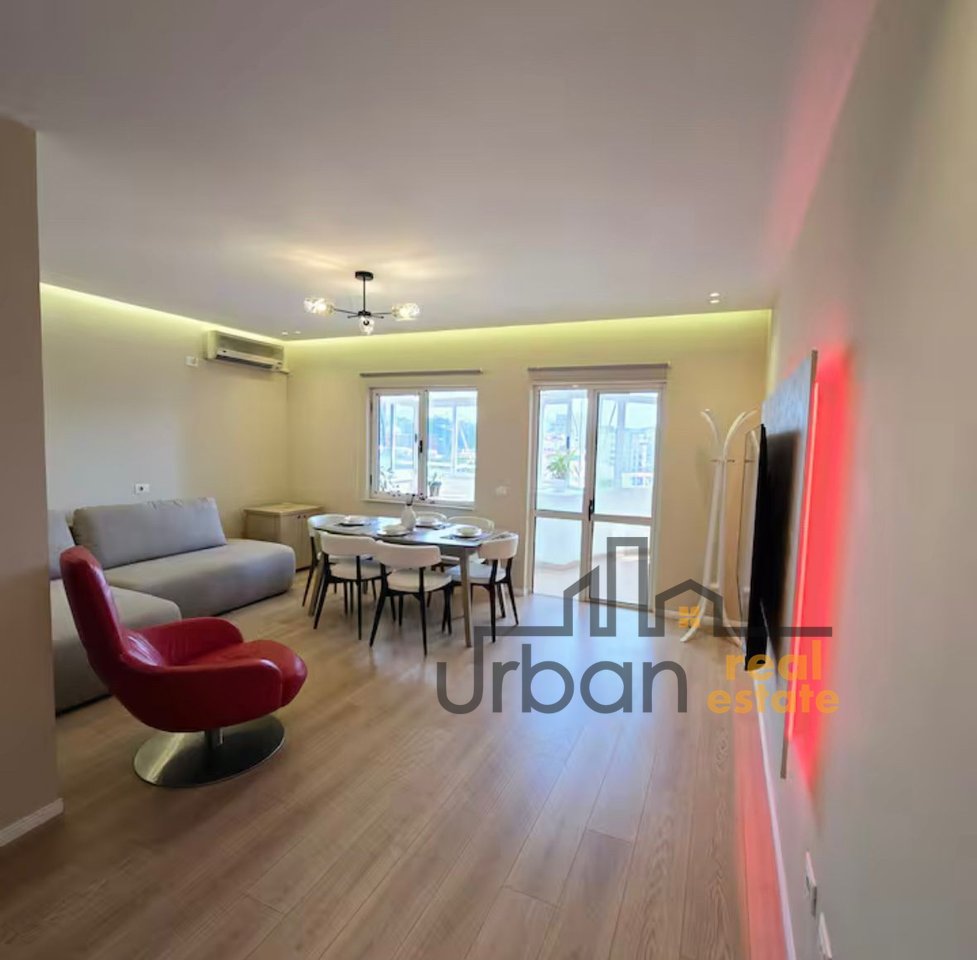 Qera, Apartament 2+1, Blloku përball SKY Tower, Tiranë - 1200€ | 145 m²