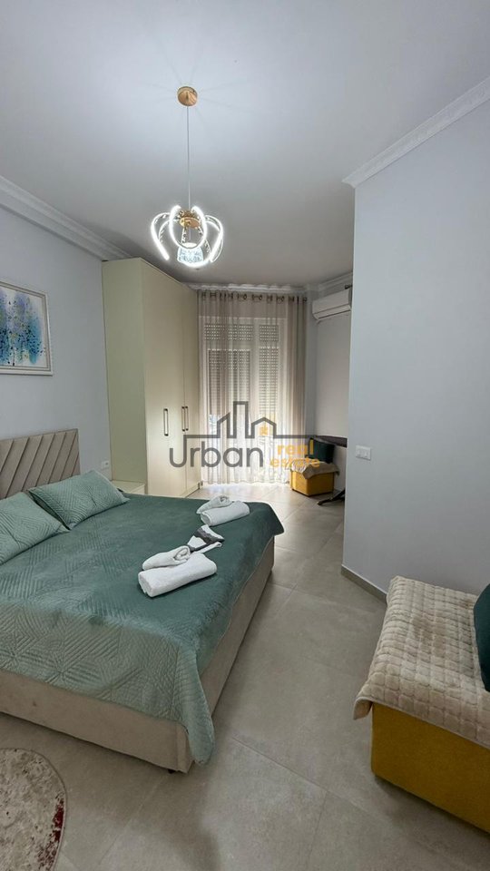 Affitto, Appartamento 2+1+2, Centro, Tirana - 1000€ | 110 m²