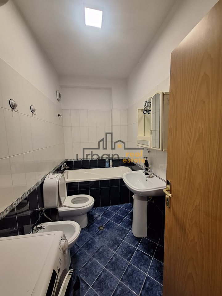 Shiten ,2 Garsoniere ,Perballe Bllokut te Ambasadave  ,Tiranë - 224,000€ | 93.4 m²