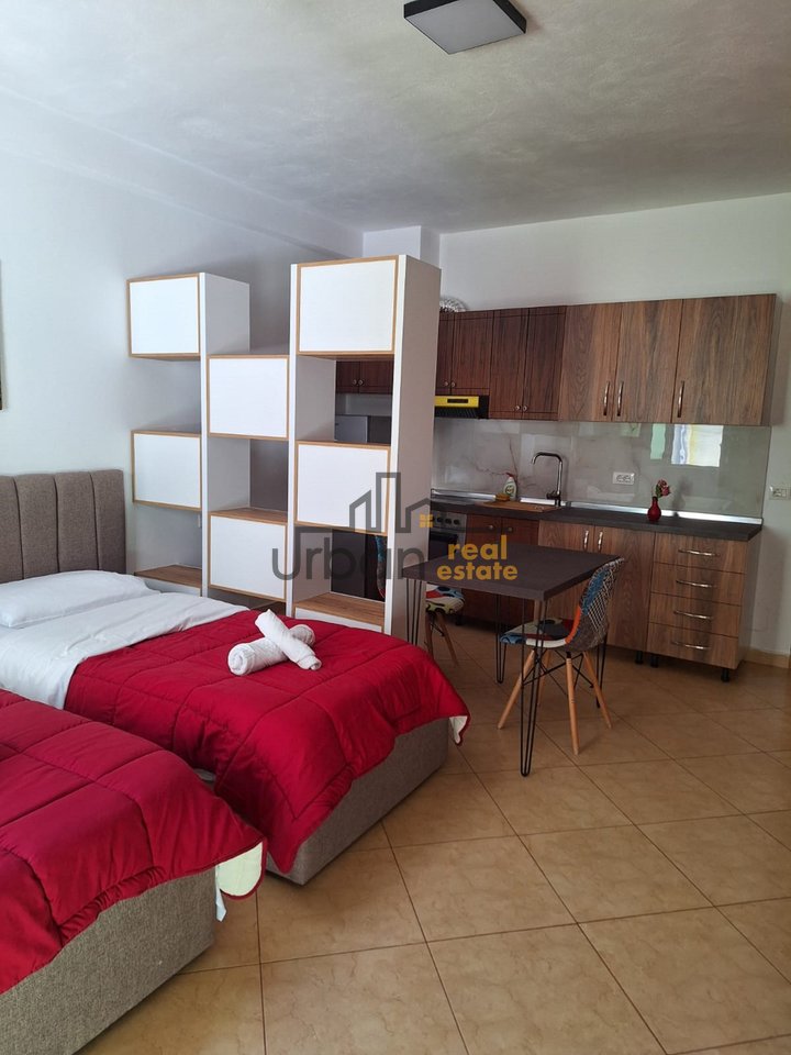 Shiten ,2 Garsoniere ,Perballe Bllokut te Ambasadave  ,Tiranë - 224,000€ | 93.4 m²