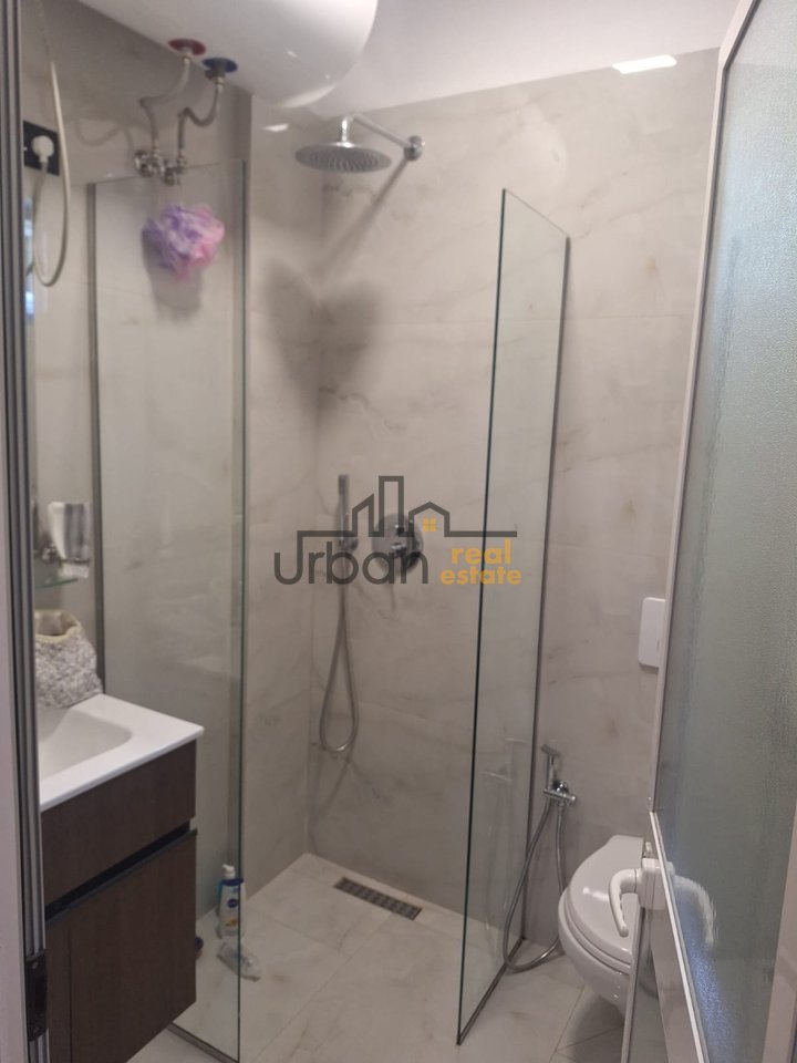 Shiten ,2 Garsoniere ,Perballe Bllokut te Ambasadave  ,Tiranë - 224,000€ | 93.4 m²