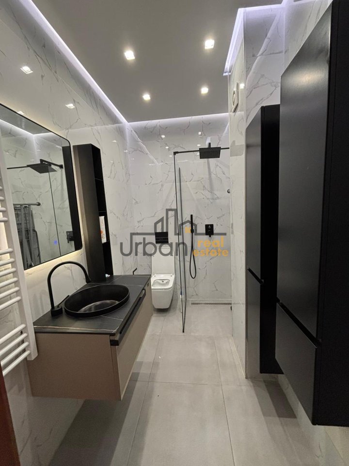 Rent, Apartment 3+1+2, 21 Dhjetori, Tirana - 110,000 Lek | 150 m²