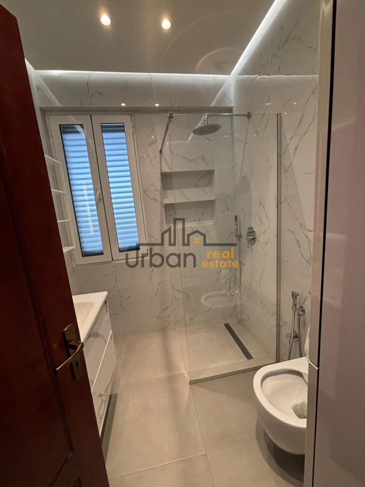 Rent, Apartment 3+1+2, 21 Dhjetori, Tirana - 110,000 Lek | 150 m²