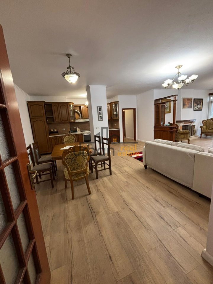 Rent, Apartment 3+1+2, 21 Dhjetori, Tirana - 110,000 Lek | 150 m²
