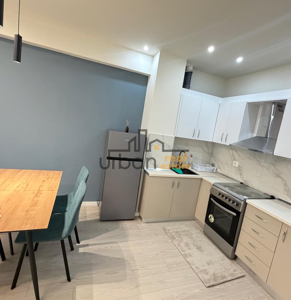 Affitto, Appartamento 1+1, Ex Stazione Ferroviaria, Tirana -65.000 Lek| 65 m²