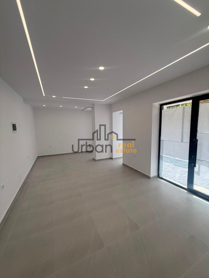Affitto, Negozio, Brryli, Tirana - 700€ | 42 m²