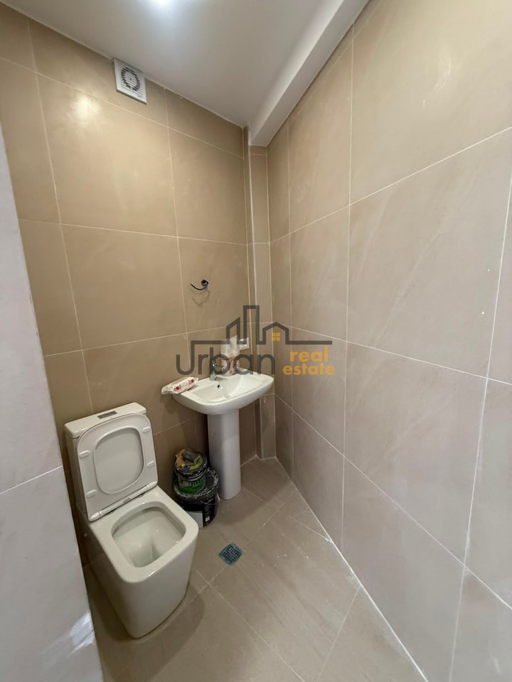 Affitto, Negozio, Brryli, Tirana - 700€ | 42 m²