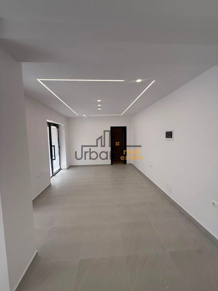 Affitto, Negozio, Brryli, Tirana - 700€ | 42 m²