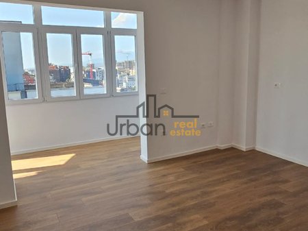 Shitet, Apartament 1+1, 21 Dhjetori, Tiranë - 165,000€ | 65 m²