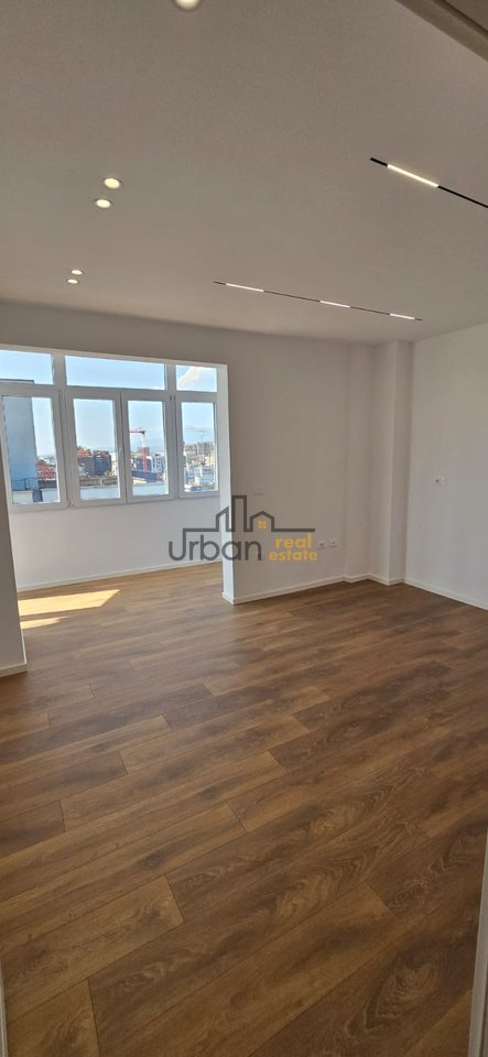 Shitet, Apartament 1+1, 21 Dhjetori, Tiranë - 165,000€ | 65 m²