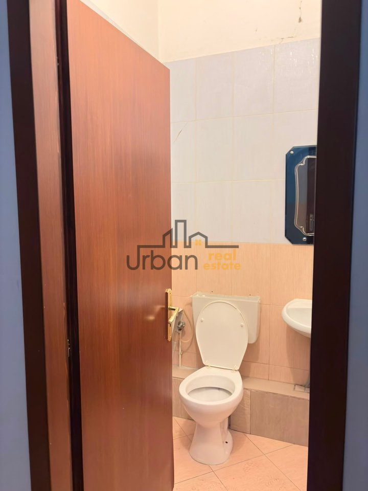 Rent, Business Premises, Center, Tirana - 50,000 LEK | 78 m²