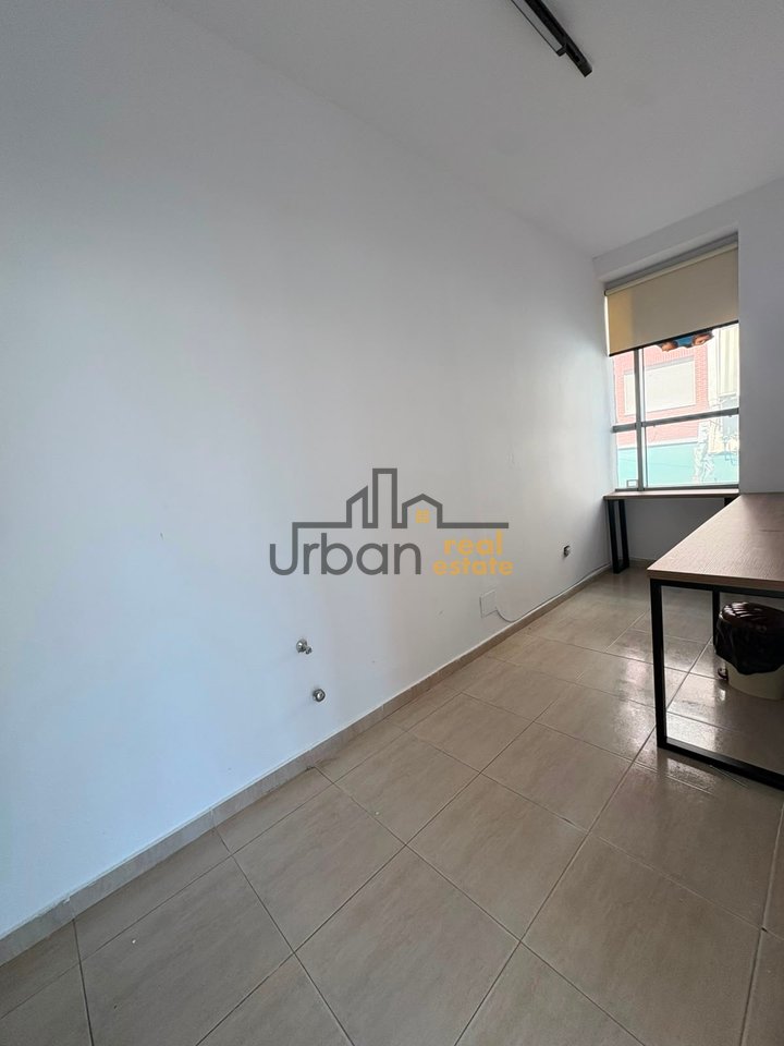 Rent, Business Premises, Center, Tirana - 50,000 LEK | 78 m²