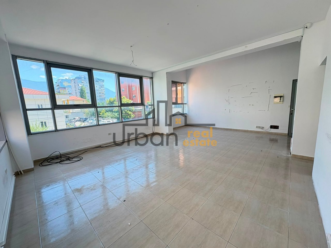 Rent, Business Premises, Center, Tirana - 50,000 LEK | 78 m²