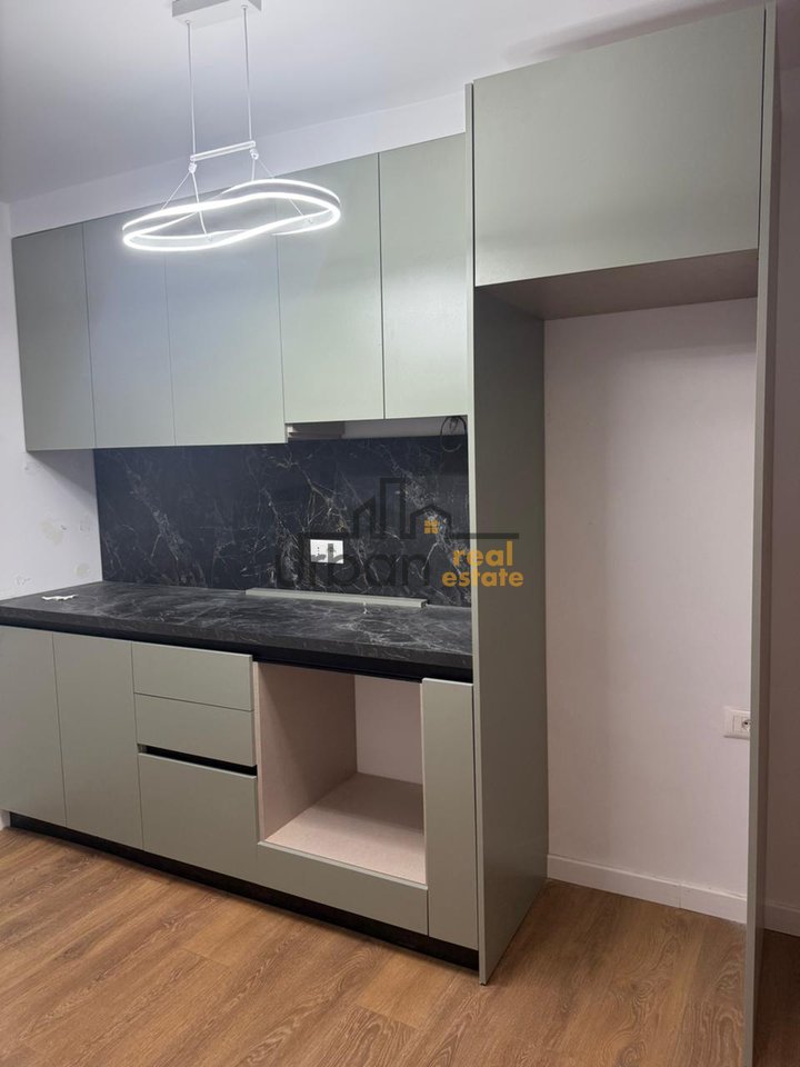 Opportunità, 3 Appartamenti 1+1 in Vendita, Blocco Ambasciata, Tirana - €327.000 | 123 m²