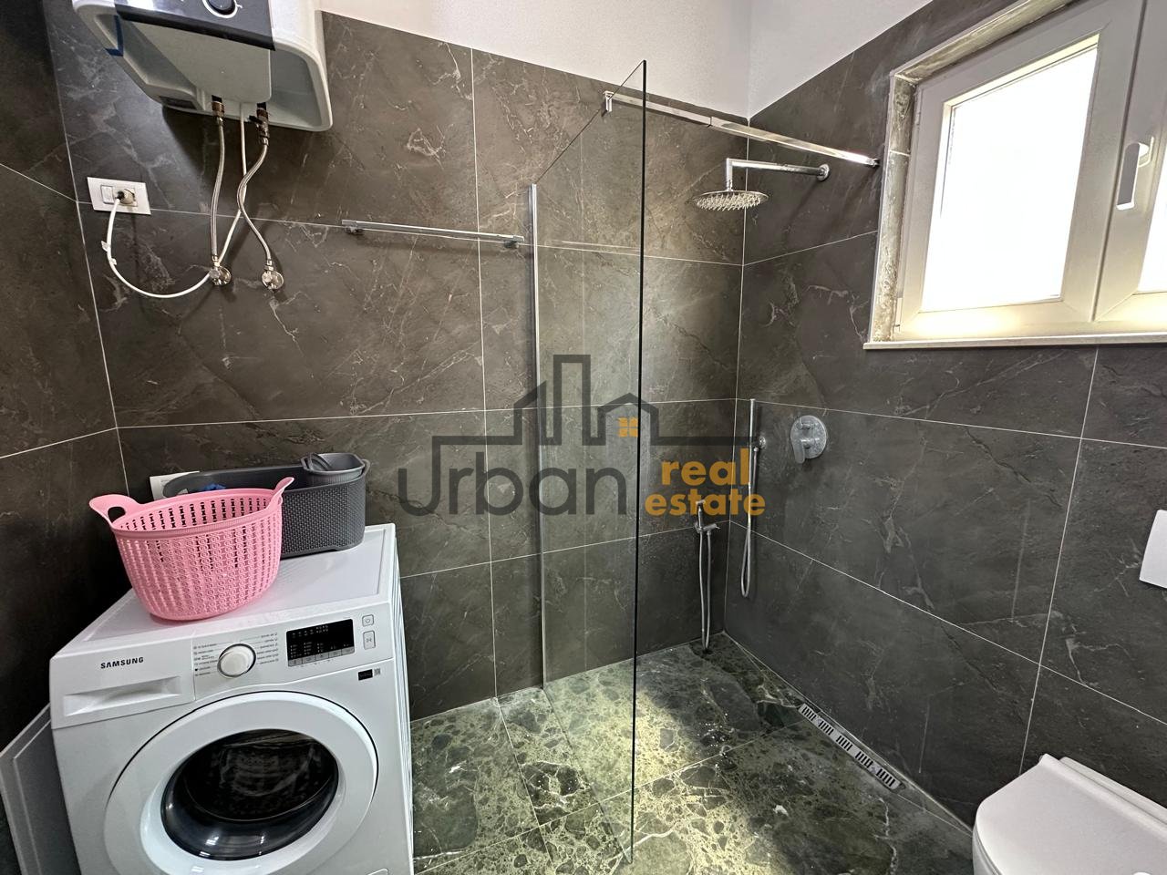 Qera, Pjesë Vile 3+1+Post Parking , Ish Dogana, Tiranë - 1000€ | 150 m²