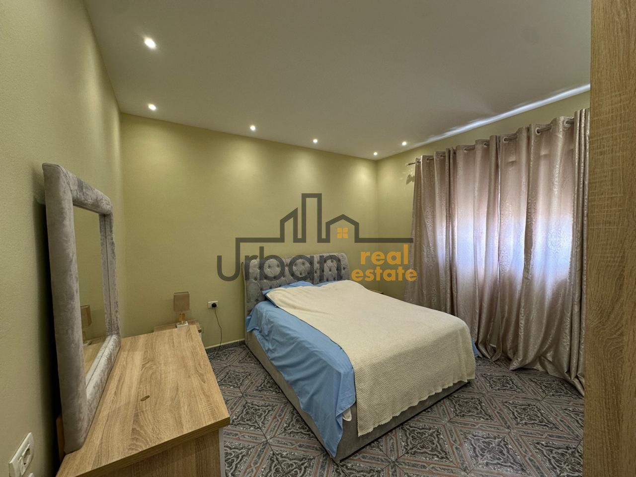 Qera, Pjesë Vile 3+1+Post Parking , Ish Dogana, Tiranë - 1000€ | 150 m²