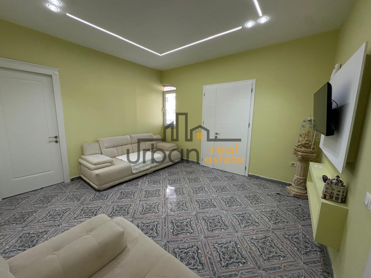 Qera, Pjesë Vile 3+1+Post Parking , Ish Dogana, Tiranë - 1000€ | 150 m²