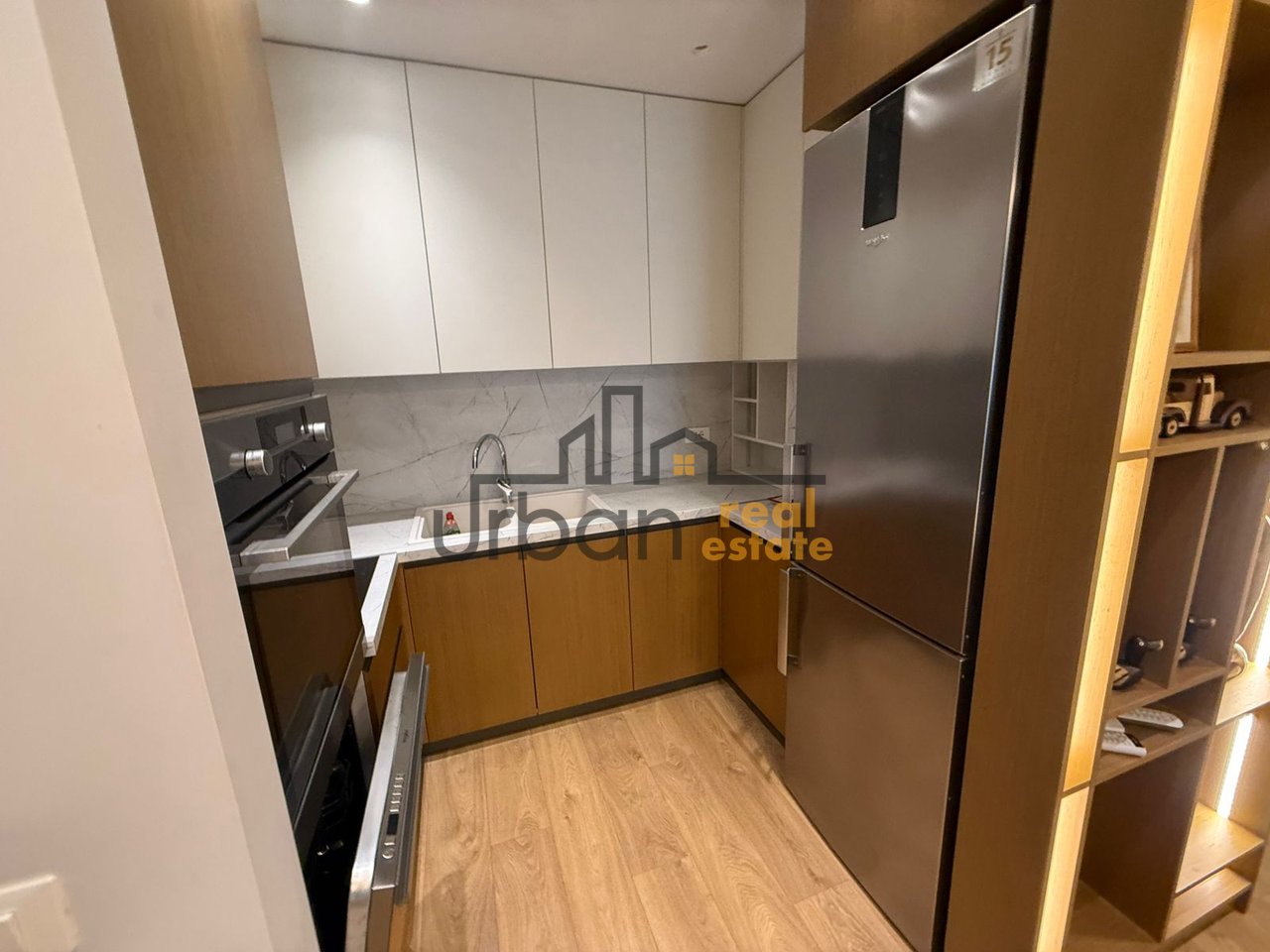 Affitto, Appartamento 2+1+2+Posto Auto, Lago Asciutto, Tirana - 1300€ | 93 m²
