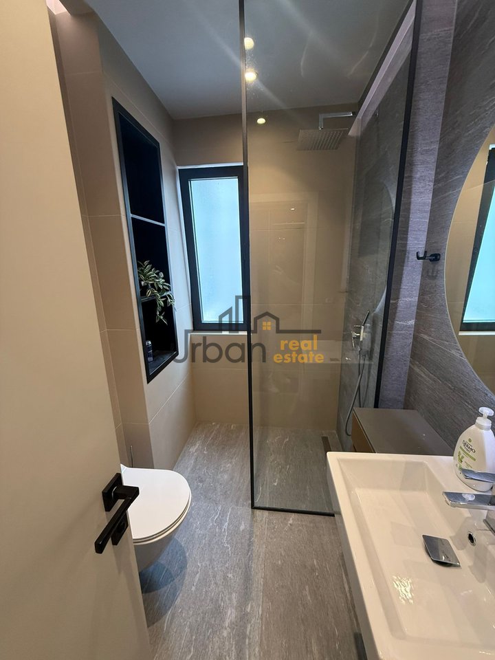 Affitto, Appartamento 2+1+2+Posto Auto, Lago Asciutto, Tirana - 1300€ | 93 m²