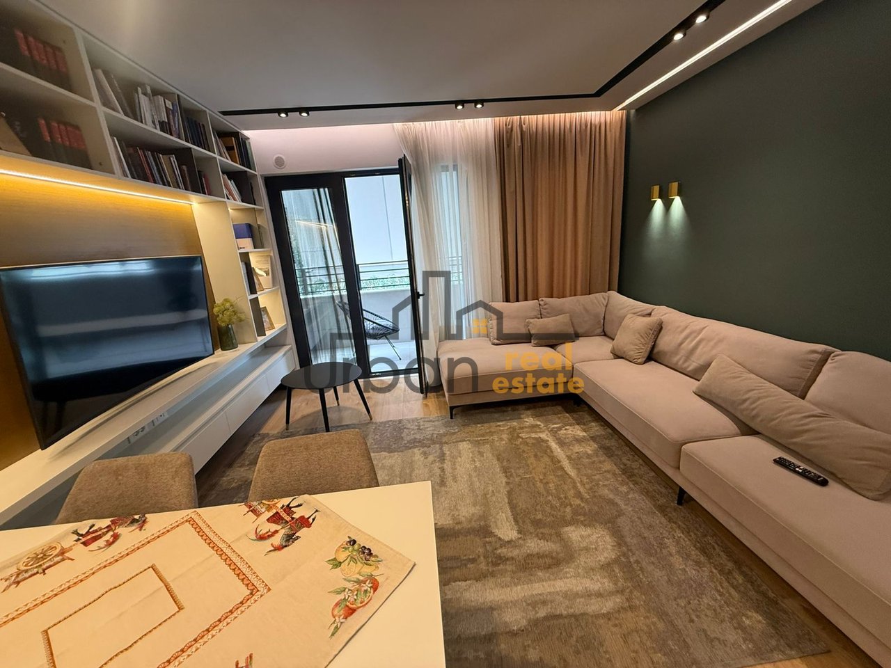 Affitto, Appartamento 2+1+2+Posto Auto, Lago Asciutto, Tirana - 1300€ | 93 m²