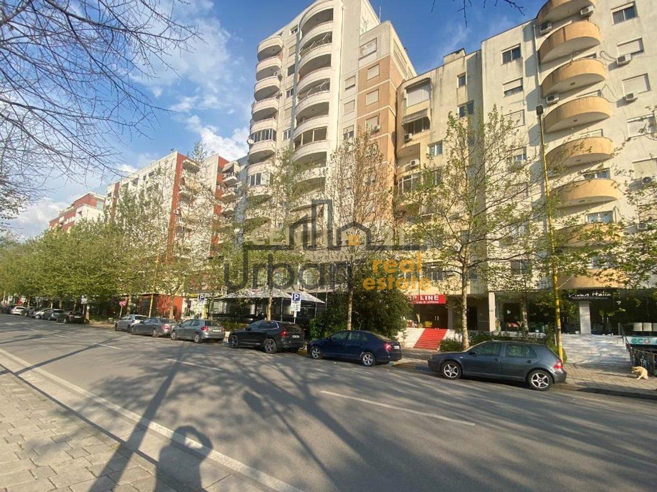 OKAZION, Shitet , Dyqan, Pranë Maternitetit të Ri, Tiranë - 129,000€ | 43 m²