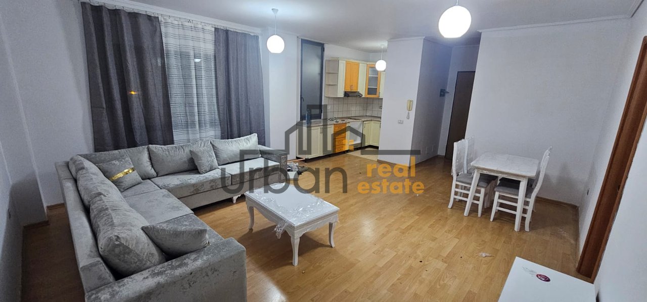 Affitto, Appartamento 2+1, Yzberish, Tirana - 450€ | 115 m²