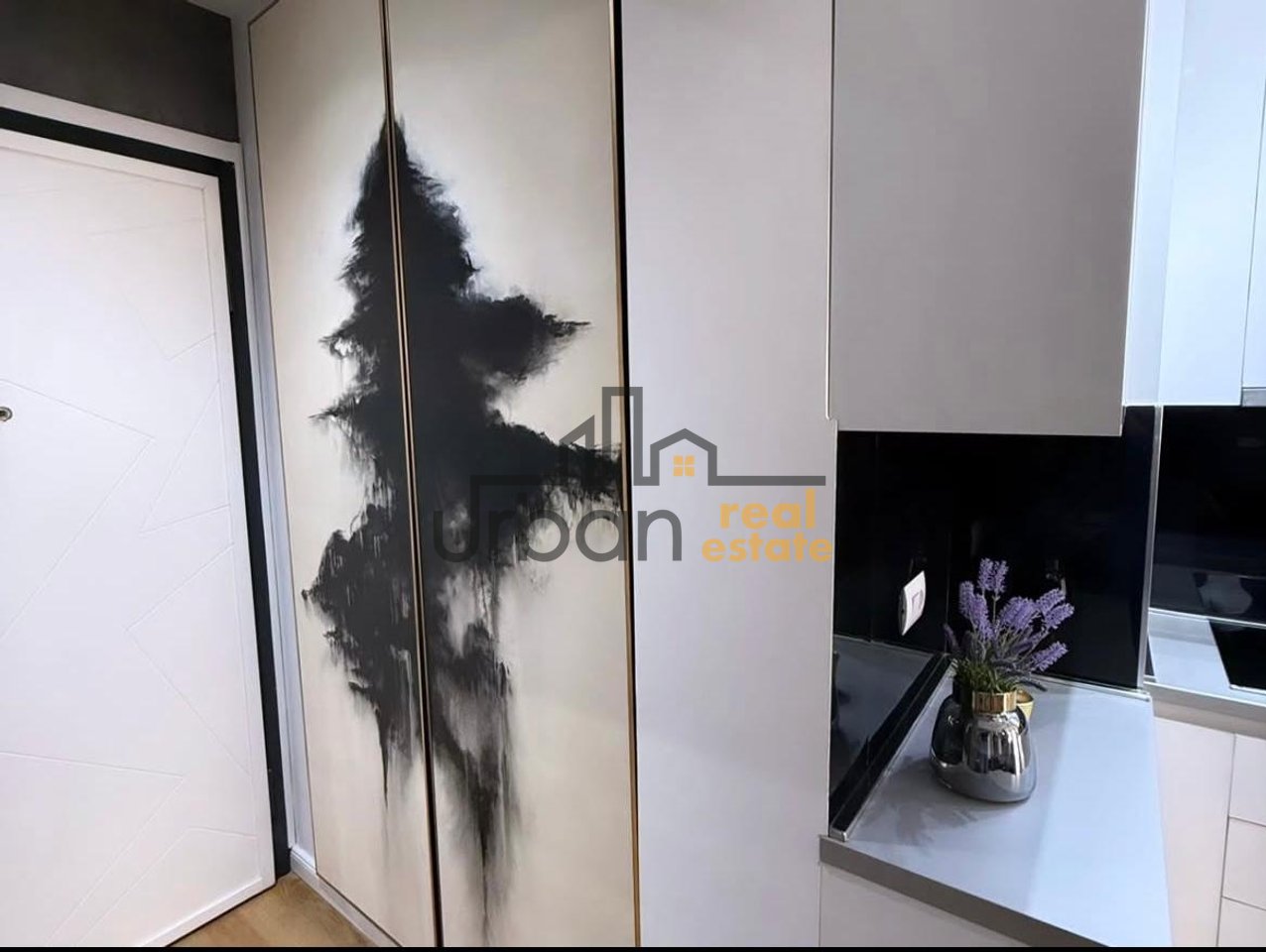 Qera, Apartament 1+1 ,Mozaiku, Tiranë - 800€ | 77 m²