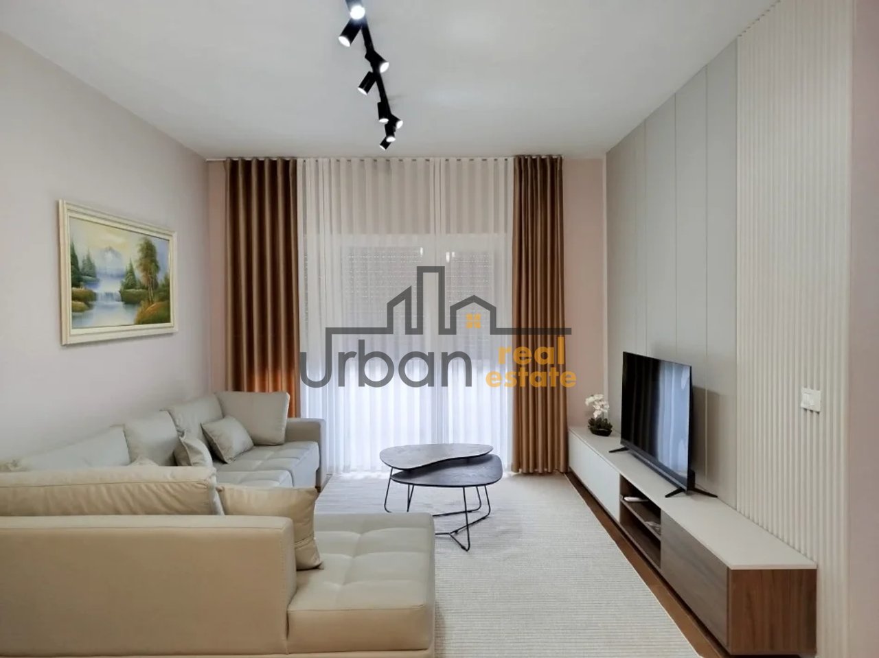 Affitto, Appartamento 1+1, Scuola Rossa, Tirana - 720€ | 80 m²