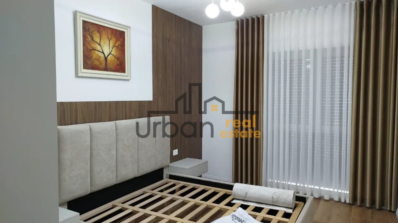 Affitto, Appartamento 1+1, Scuola Rossa, Tirana - 720€ | 80 m²