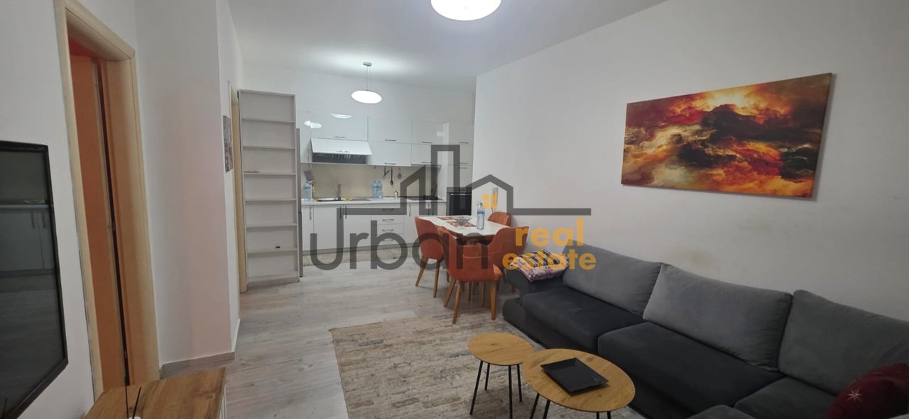 Qera,  Apartament 2+1, Pazari i Ri, Tiranë - 750€ | 82 m²