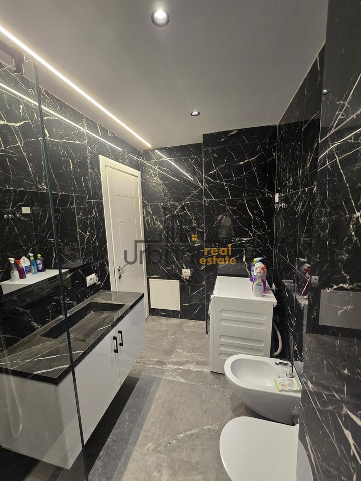 For sale, Apartment 2+1+2, Porcelain, Tirana - €270,000 | 102.8 m²