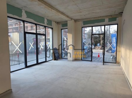 Shitet, Ambient Biznesi ,Paskuqan, Tiranë - 339,750€ | 75.5 m²