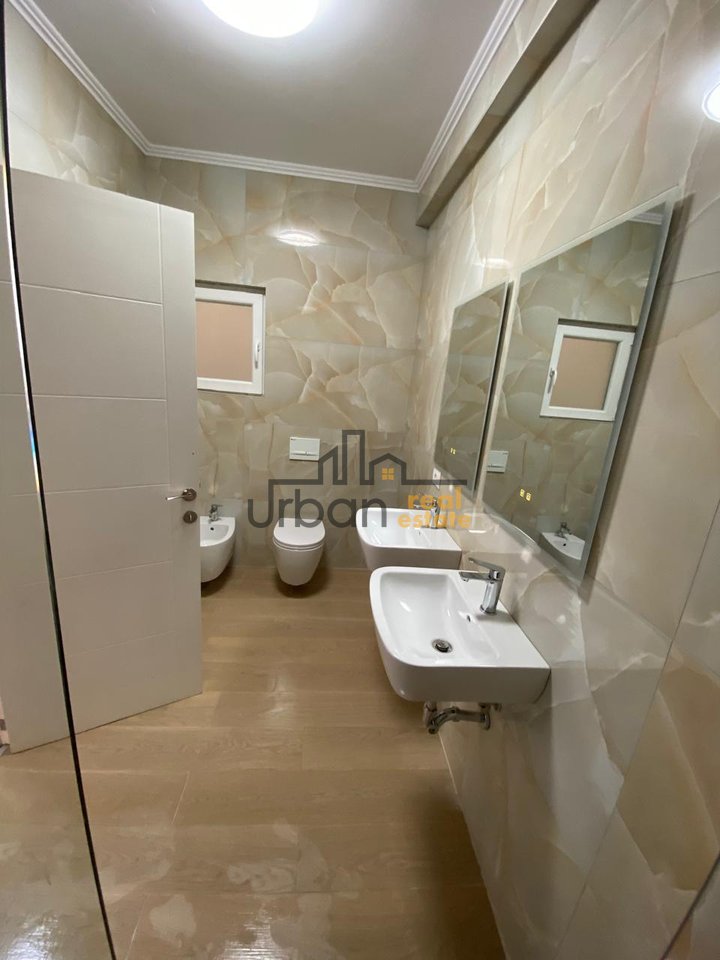 In affitto, Appartamento 1+1, New Boulevard, Tirana - 450€ | 78 m²