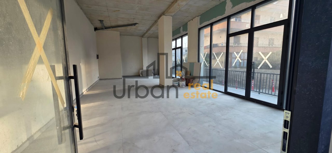 Shitet, Ambient Biznesi ,Paskuqan, Tiranë - 339,750€ | 75.5 m²