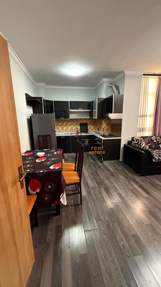 Qera, Apartament 1+1, Brryli, Tiranë - 450€ | 65 m²