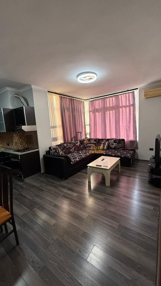 Qera, Apartament 1+1, Brryli, Tiranë - 450€ | 65 m²