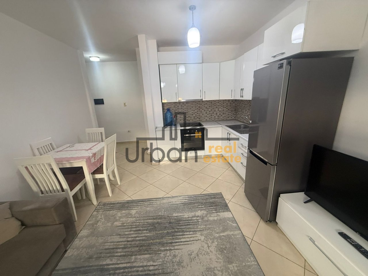 In affitto, Appartamento 1+1, Astir, Tirana - 40.000 leke | 75 m²