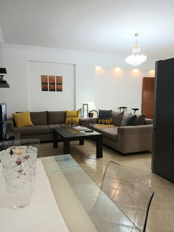 In affitto, Appartamento 2+1, Fresku, Tirana - 520€ | 97 m²