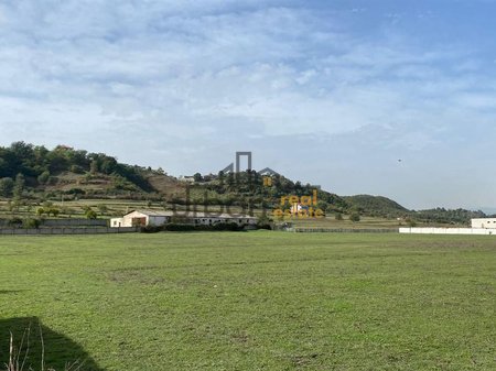 Shitet, Tokë , Yzberish, Tiranë - 100€/m2 | 5600 m²