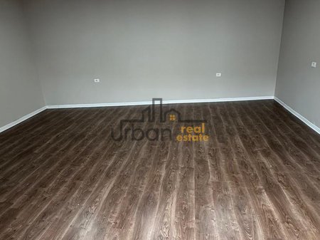 Shitet, Dyqan , Laprakë, Tiranë - 82,000€ | 36 m²