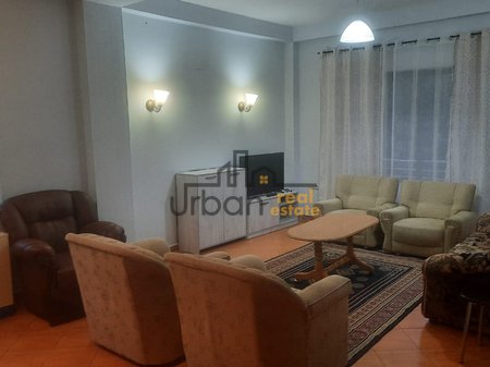 In Affitto, Appartamento Parte, 2+1, Città Studentesca, Tirana - 450€ | 148 m²