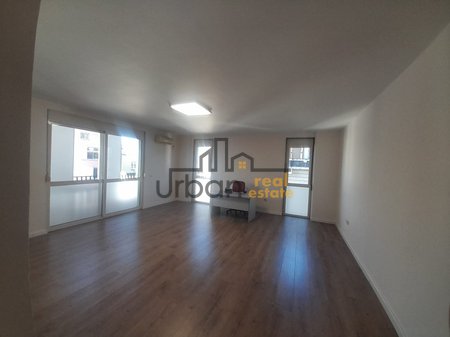 Qera, Apartament 1+1 , Rruga e Kavajës, Tiranë - 700€ | 80 m²