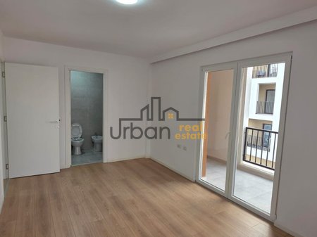 For Rent, Apartment 2+1+2+Parking Spot, Kombinat, Tirana - 530€ | 120 m²