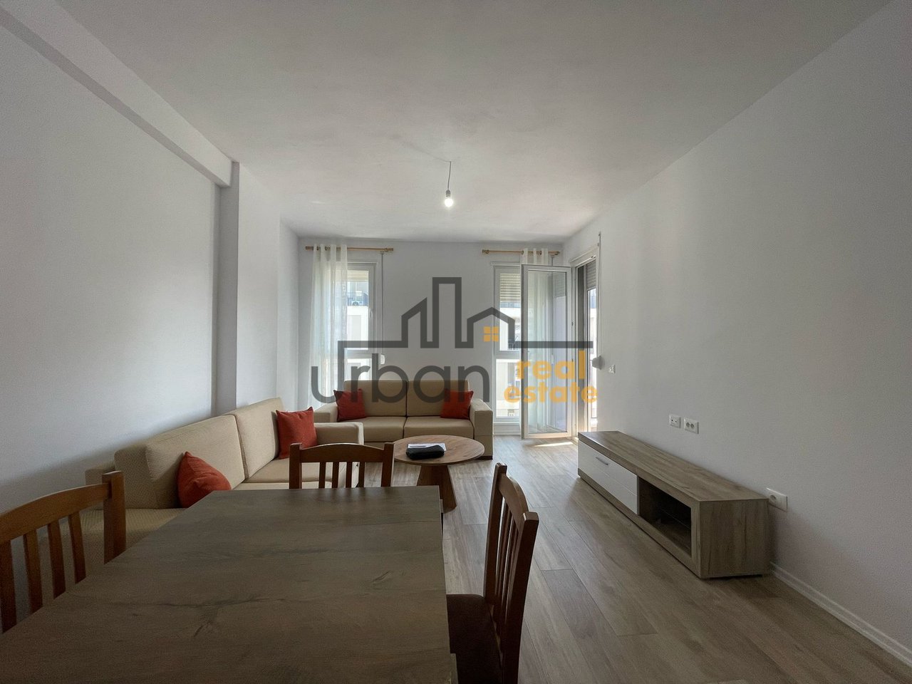 In Affitto, Appartamento 2+1+Posto Auto, Univers City, Tirana - €500 | 94 m²