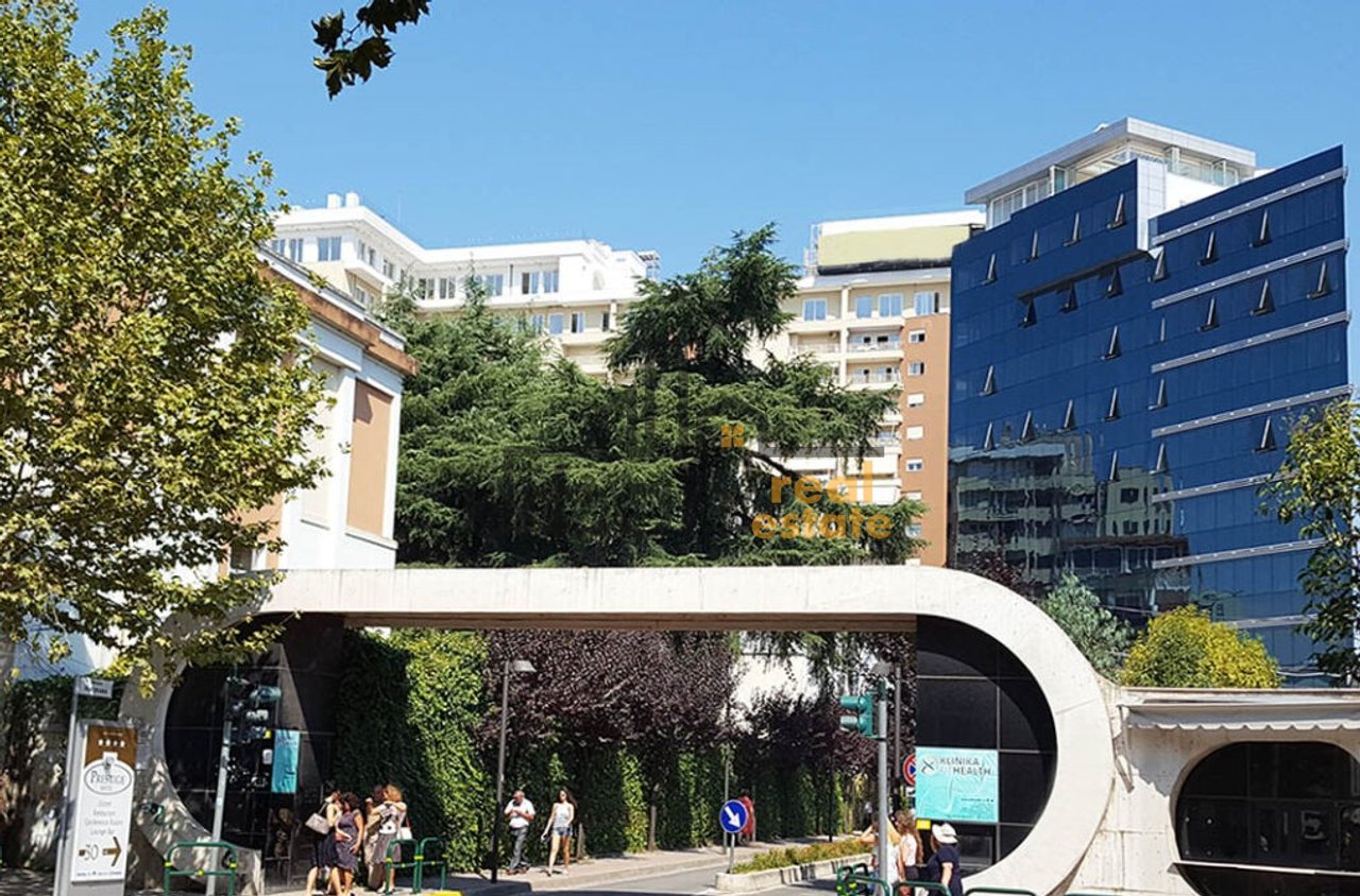 Shitet, Ambient Komercial, Prane Harry Fultz, Tirana - 556,000€ | 174 m²